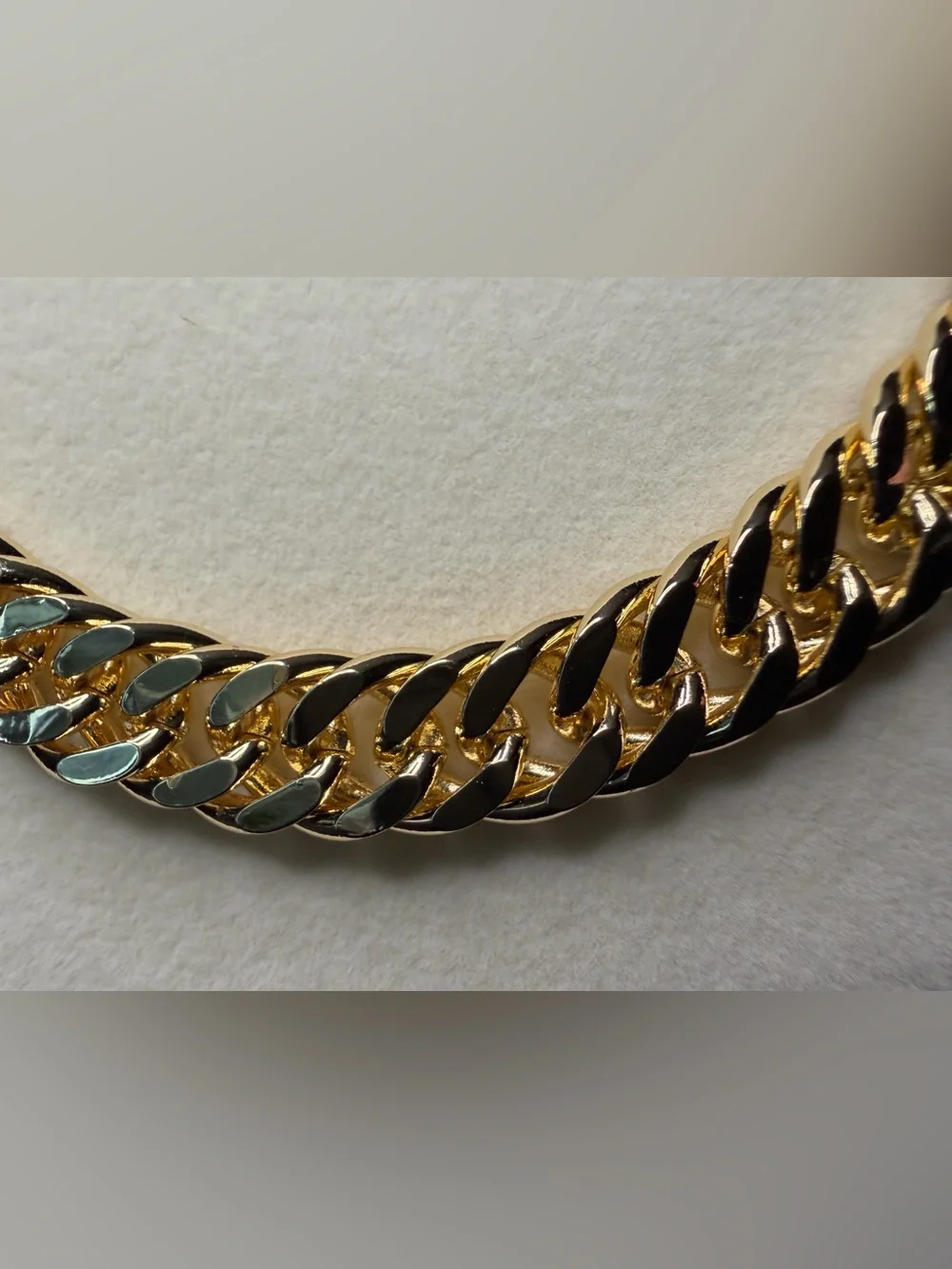 Flat Cuban w/Concave 24in 10MM 14K Gold Premium Finish. Statement Piece
